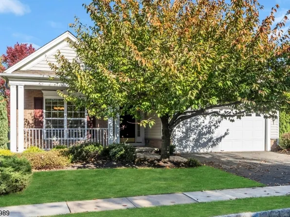 200 Stone Manor Dr, Franklin Twp., NJ 08873