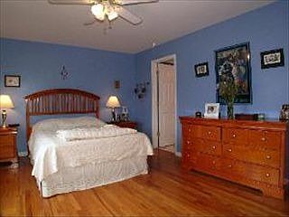 4th image of 1930 W Estes Ave APT 404