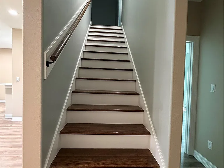408 Mary Ave — Photo 11