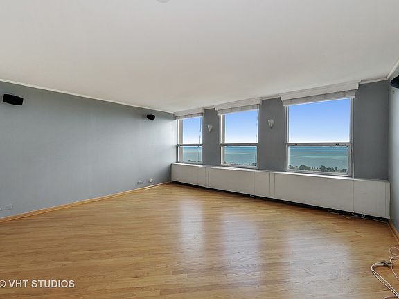 4th image of 2626 N Lakeview Ave APT 2707