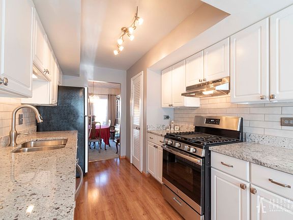5th image of 230 Driftwood Ln