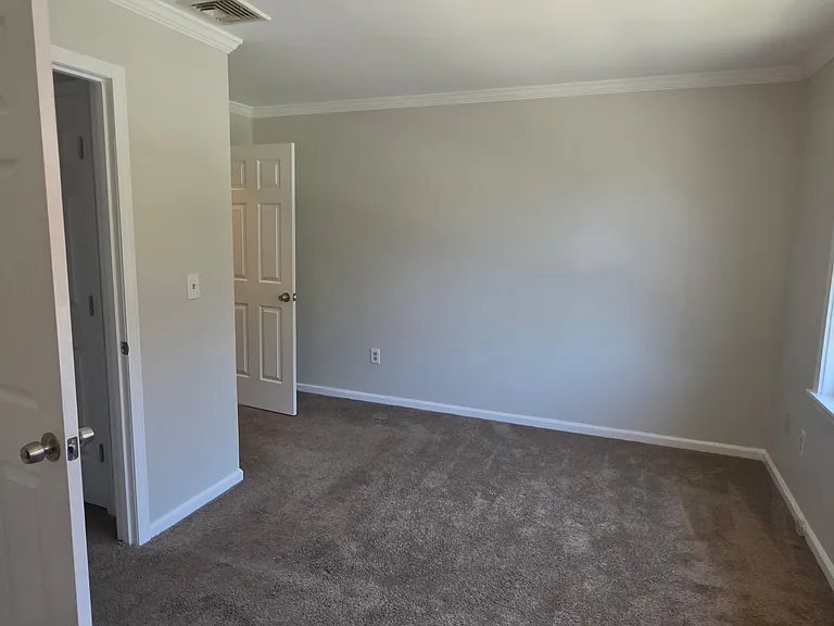 22 Chamberlain St #9 — Photo 4