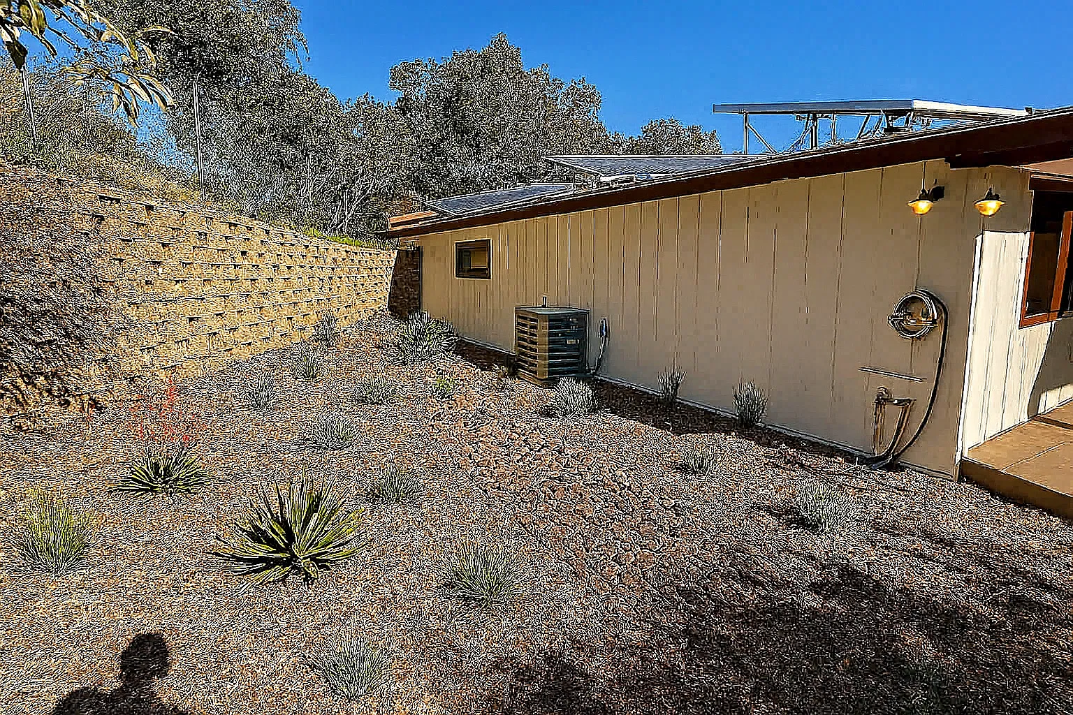 901 S Live Oak Park Rd — Photo 4