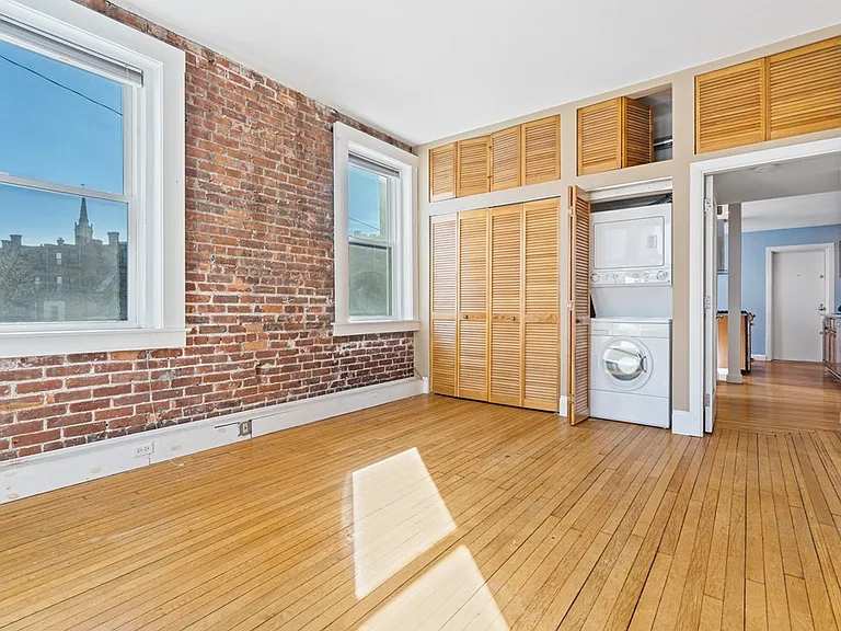 2 Euston St #1 — Photo 7