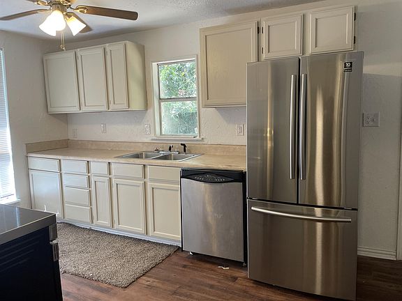 5th image of 4012 Henderson St