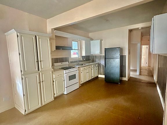 5th image of 1319 LEAL ST