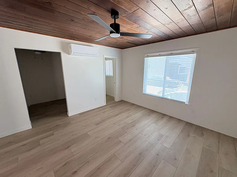 5351 E Ocean & 8/10 Santa Ana — Photo 4