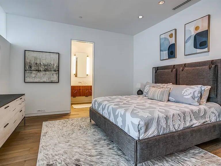 2430 Victory Park Ln #2607 — Photo 16