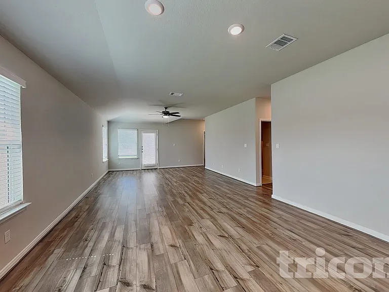 5602 Luna Pass — Photo 4