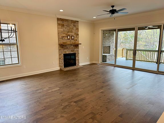 3rd image of 1546 Bronze Ln