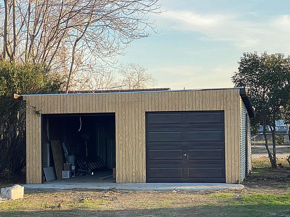2nd image of 32255 Avenue E