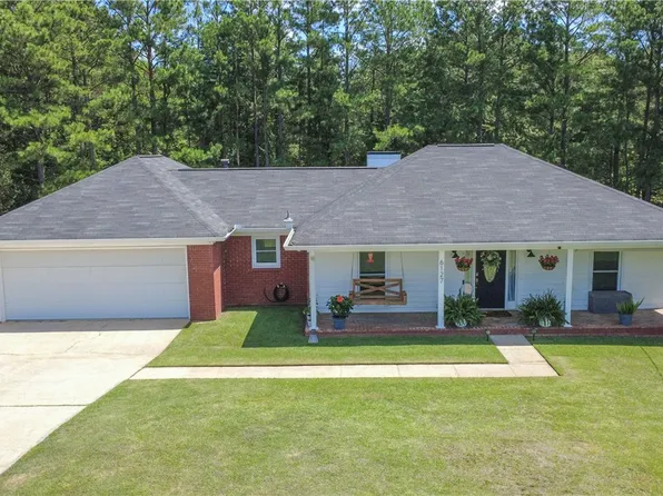 6127 Hibiscus Ln, Northport, AL 35473