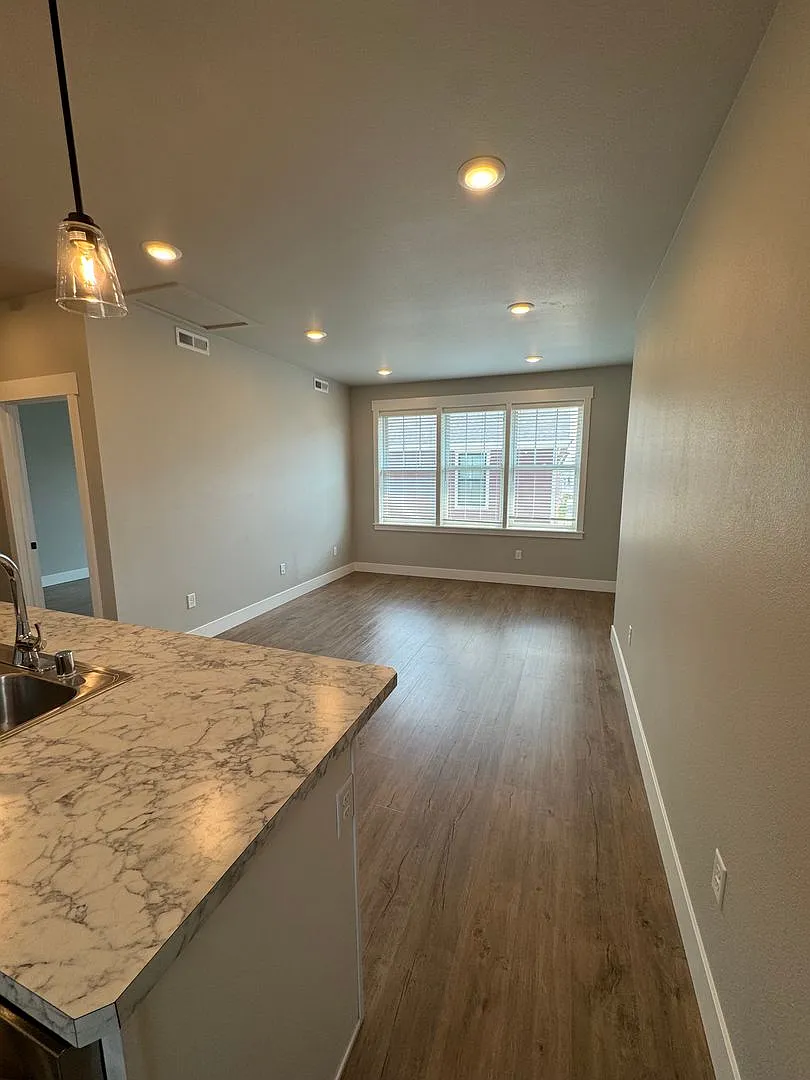 RH210 - 6147 Elysian Rd — Photo 4