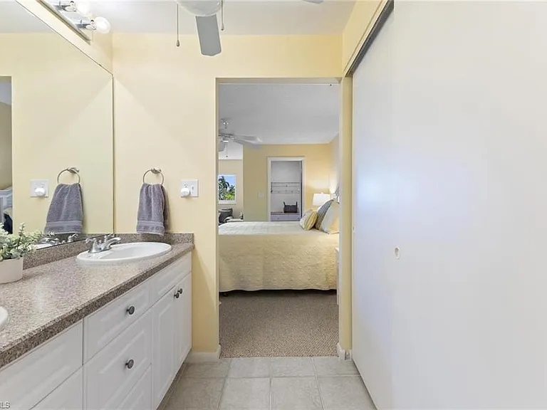 555 Park Shore Dr #B-302 — Photo 14