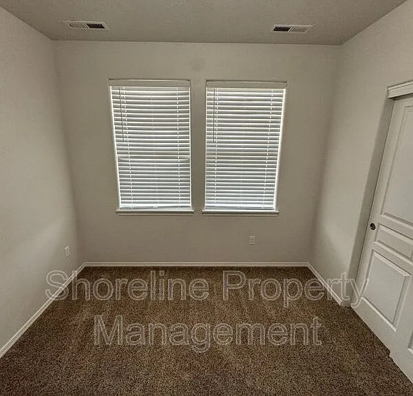511 Diamond Lake St — Photo 83