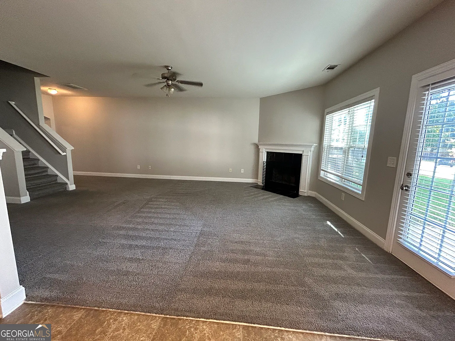 3 bed, 2.5 bath, 2480 sqft, $1,925 — Photo 3