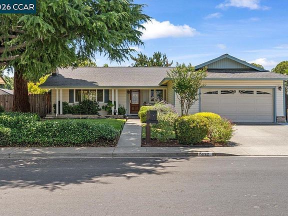 2nd image of 472 Cordoba Ln