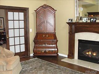 4th image of 7 Gibbons Ct