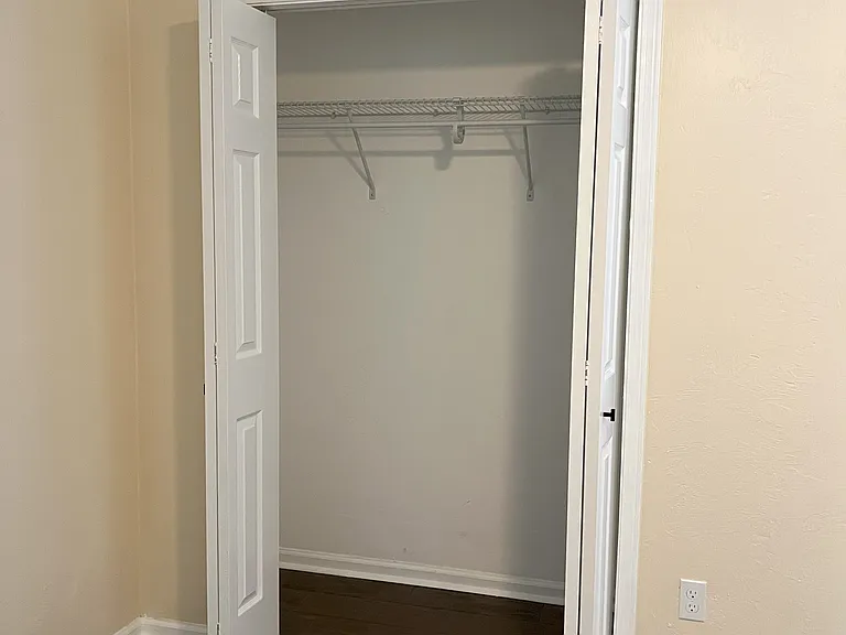 728 Pointe Ct #D — Photo 17
