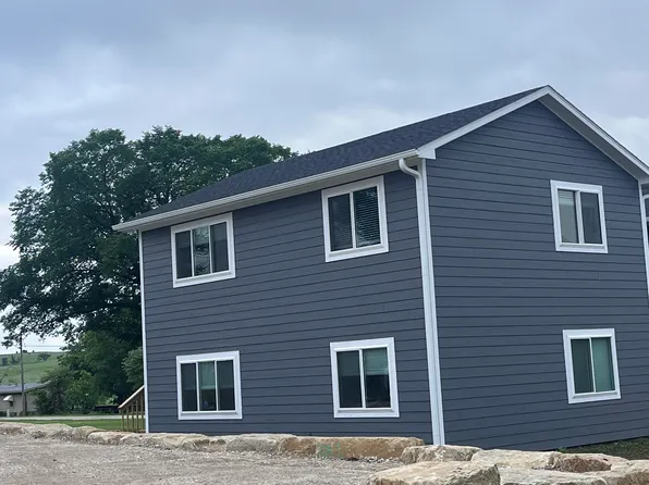 814 6th St, Cottonwood Falls, KS 66845