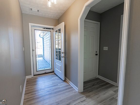 5th image of 403 Briarwood Rd