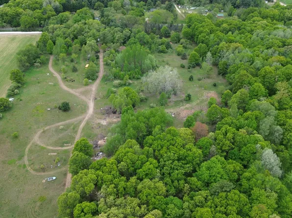 5227 S Johnson Rd, Greenville, MI 48838