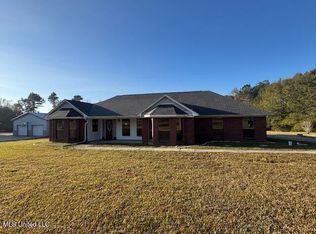 18039 Robinwood Dr, Saucier, MS 39574