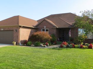 36688 Crimson Ln, New Baltimore, MI