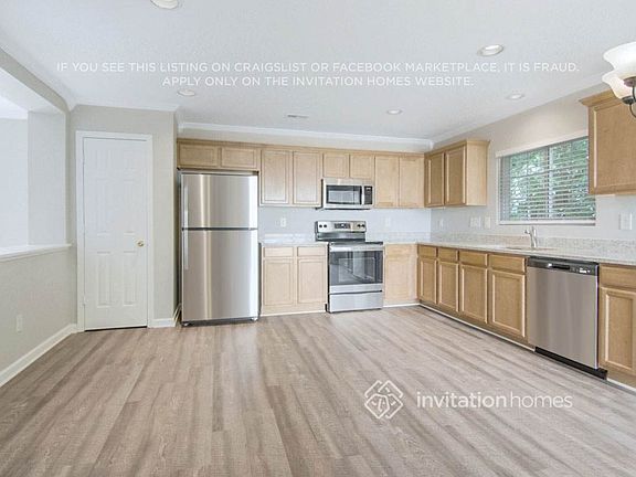 4th image of 523 Pebblestone Dr