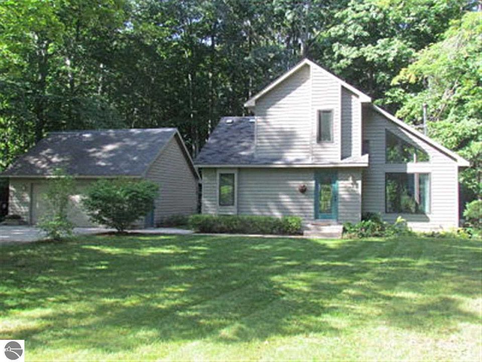 1st image of 4897 S Red Oaks Dr