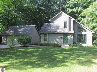4897 S Red Oaks Dr, Traverse City, MI 49685