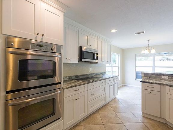 5th image of 11712 Crest Creek Dr