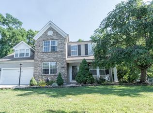 1334 Inlet Ct, Amelia, OH 45102