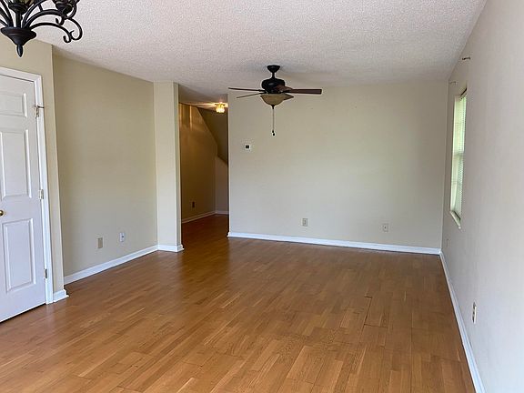 2nd image of 3106 Pleasant Trace Cir