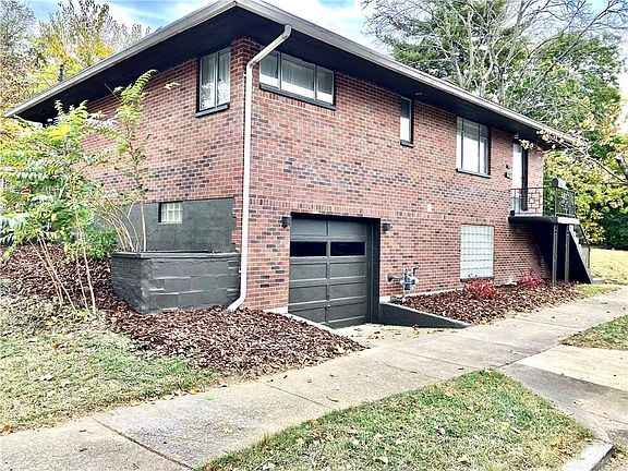 3rd image of 2619 Newport Ave