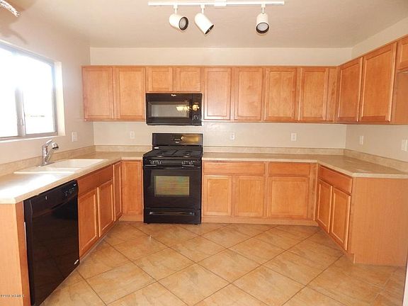 3rd image of 678 W Desert Blossom Dr