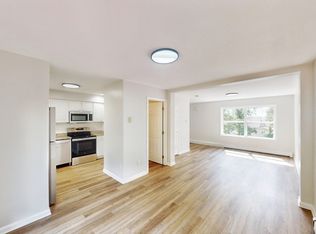 18-18 Edgeworth St #B, Worcester, MA 01605