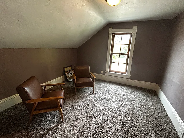 1437 W Bent Ave — Photo 20