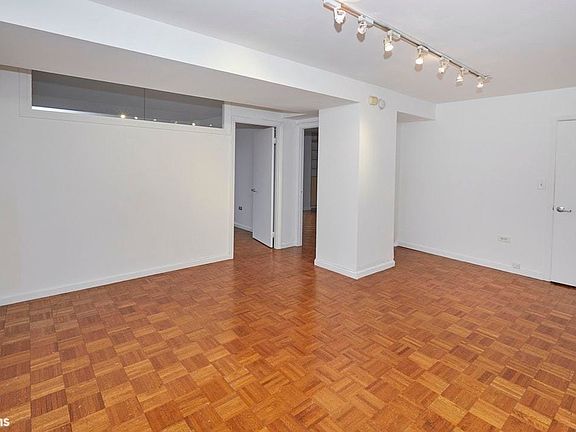 4th image of 222 W 14th St APT 6N