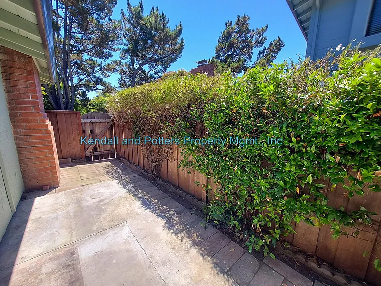 1121 Sutherland Ln #1 — Photo 16