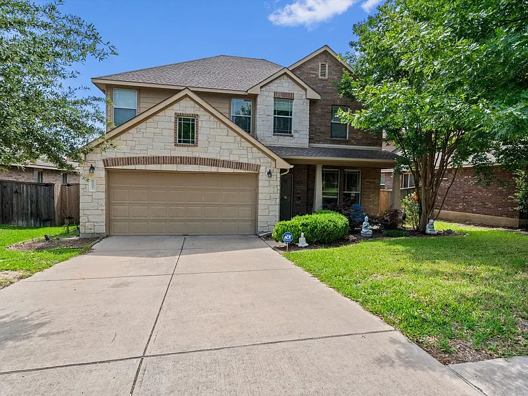 4007 Bluestone Ln — Photo 2