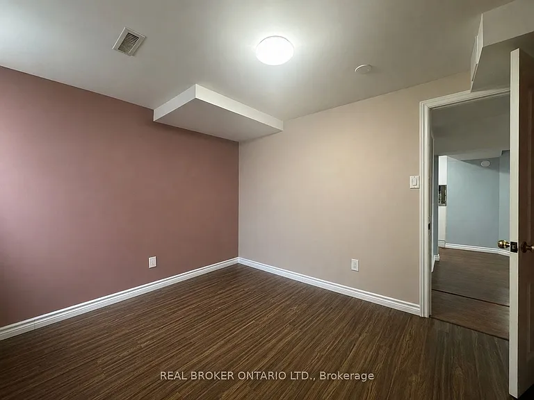 34 Engel Cres #A — Photo 15