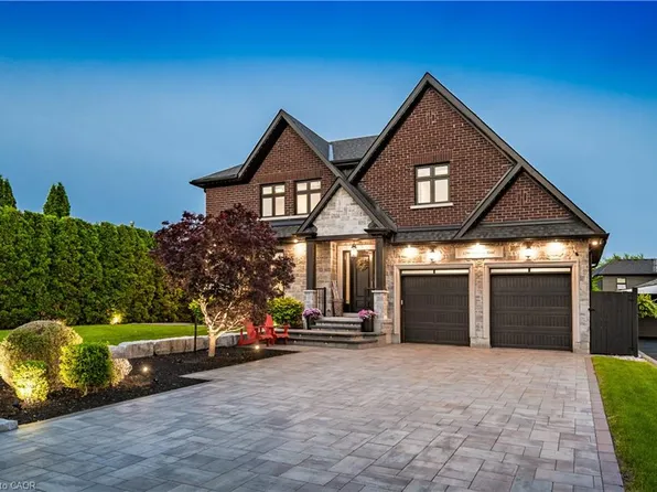 1298 Pinegrove Rd, Oakville, ON L6L 2X3