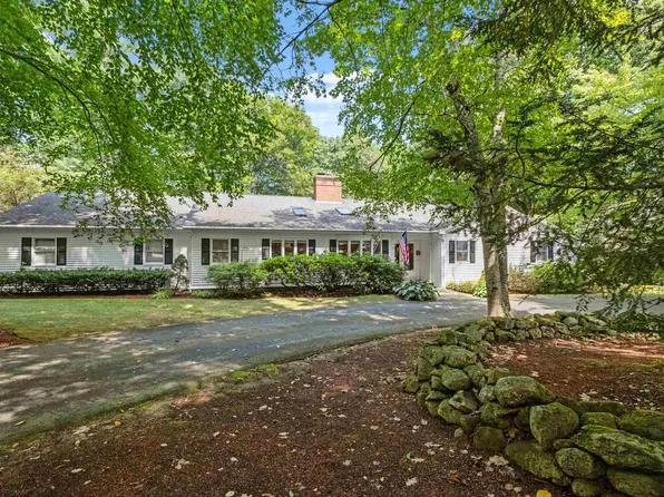 21 Rocky Point Drive, Bow, NH 03304