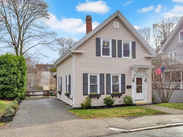 18 Hersam St, Stoneham, MA 02180