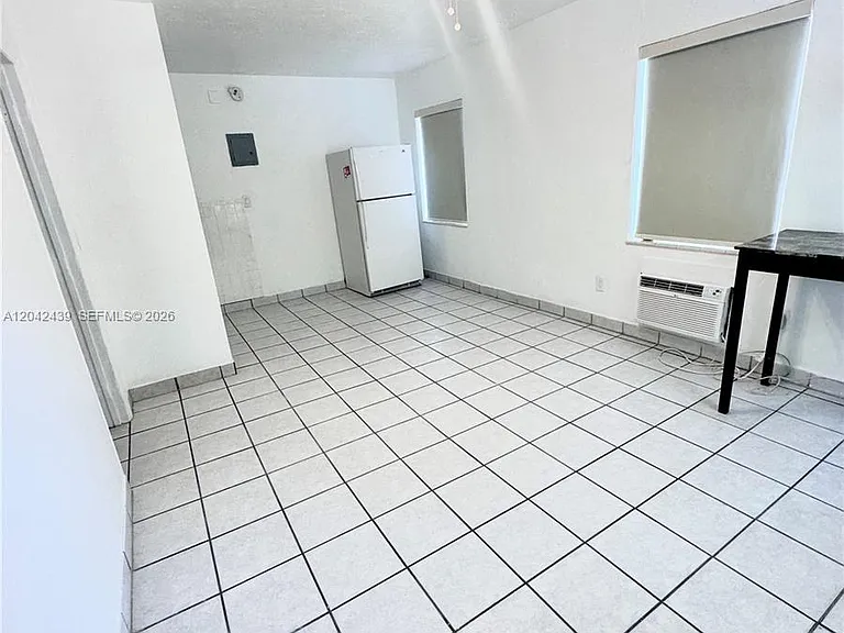 2732 NW 22nd St #3 — Photo 4