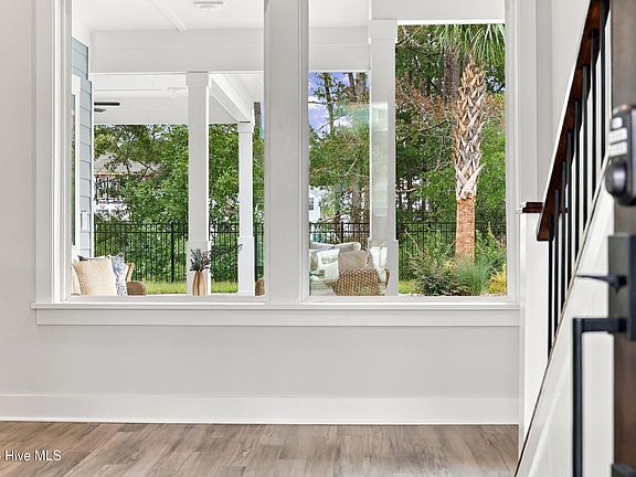 4th image of 2092 Manor Parc Drive