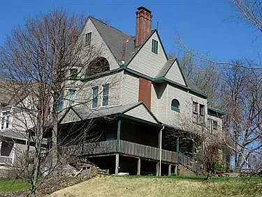 40 North Ave photo 1