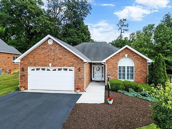 2nd image of 405 Clairmont Dr