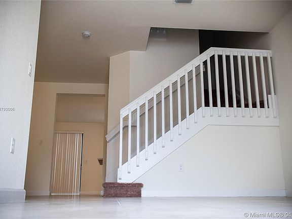 4th image of 10334 W 33rd Ln #10334